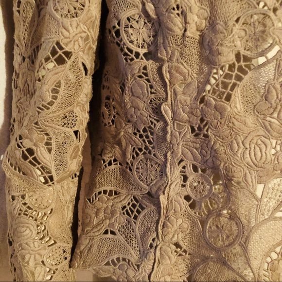 Elie Tahari Lace Jacket. Size M. Ruffle detail on front and sleeves. - Picture 8 of 10